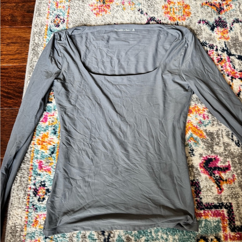 Abercrombie & Fitch Gray Fitted Blouse